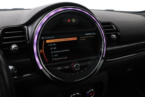 MINI Clubman 2.0 Cooper S Chili Serious Business | Panoramadak | Trekhaak | Keyless | Stoelverwarming | LED | 19 Inch