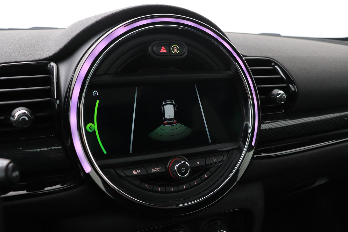 MINI Clubman 2.0 Cooper S Chili Serious Business | Panoramadak | Trekhaak | Keyless | Stoelverwarming | LED | 19 Inch