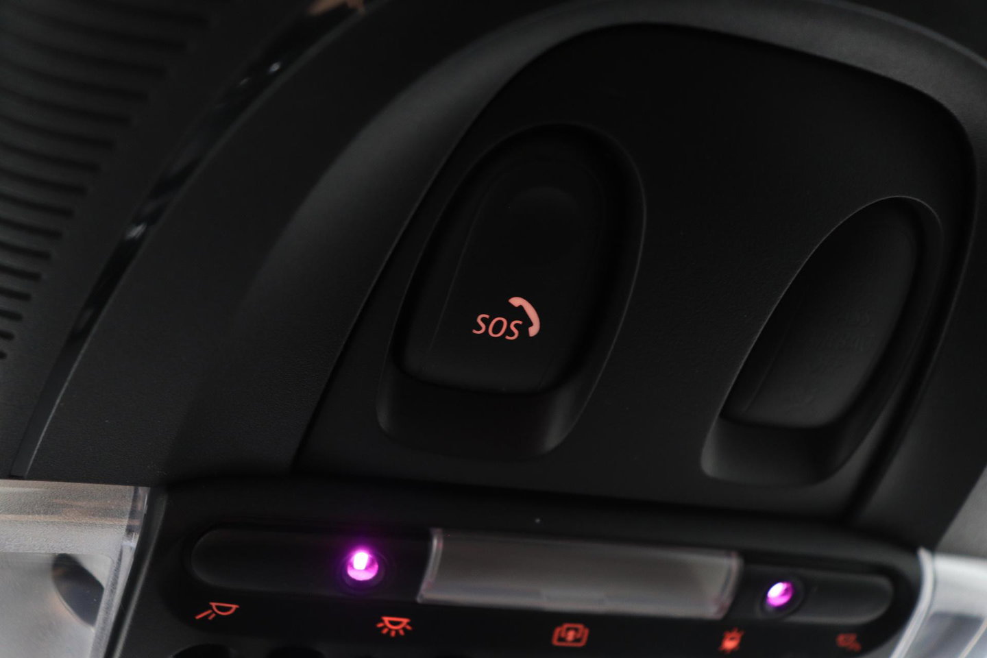 MINI Clubman 2.0 Cooper S Chili Serious Business | Panoramadak | Trekhaak | Keyless | Stoelverwarming | LED | 19 Inch