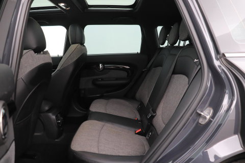 MINI Clubman 2.0 Cooper S Chili Serious Business | Panoramadak | Trekhaak | Keyless | Stoelverwarming | LED | 19 Inch