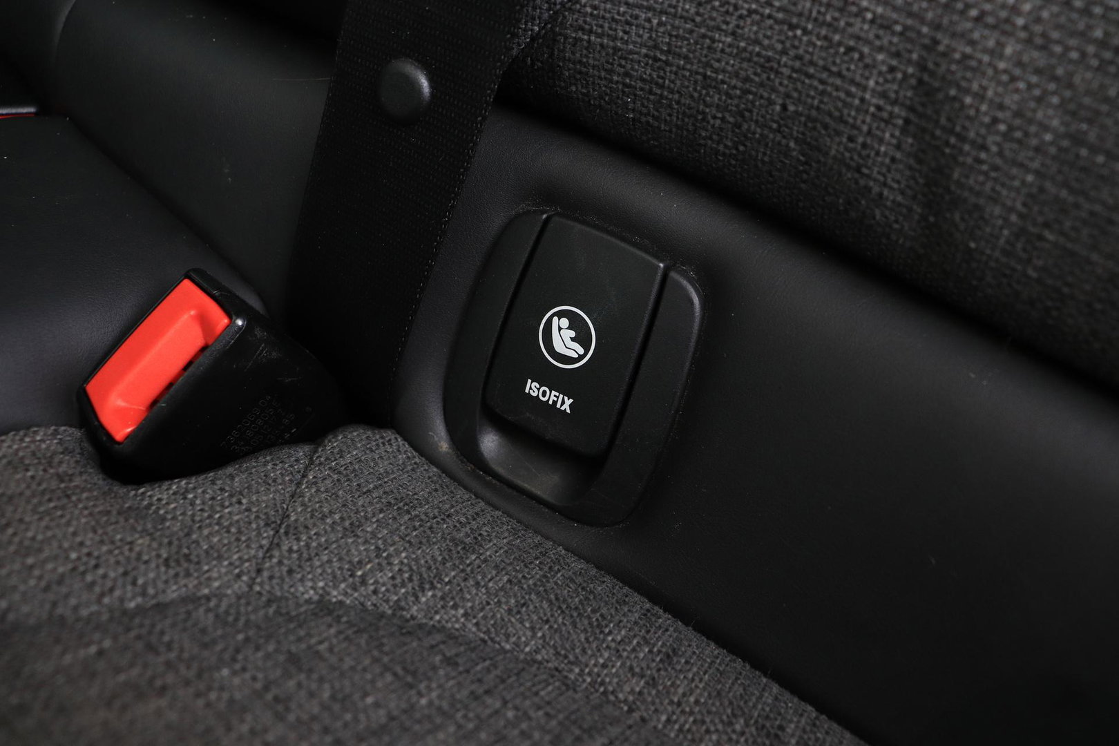 MINI Clubman 2.0 Cooper S Chili Serious Business | Panoramadak | Trekhaak | Keyless | Stoelverwarming | LED | 19 Inch