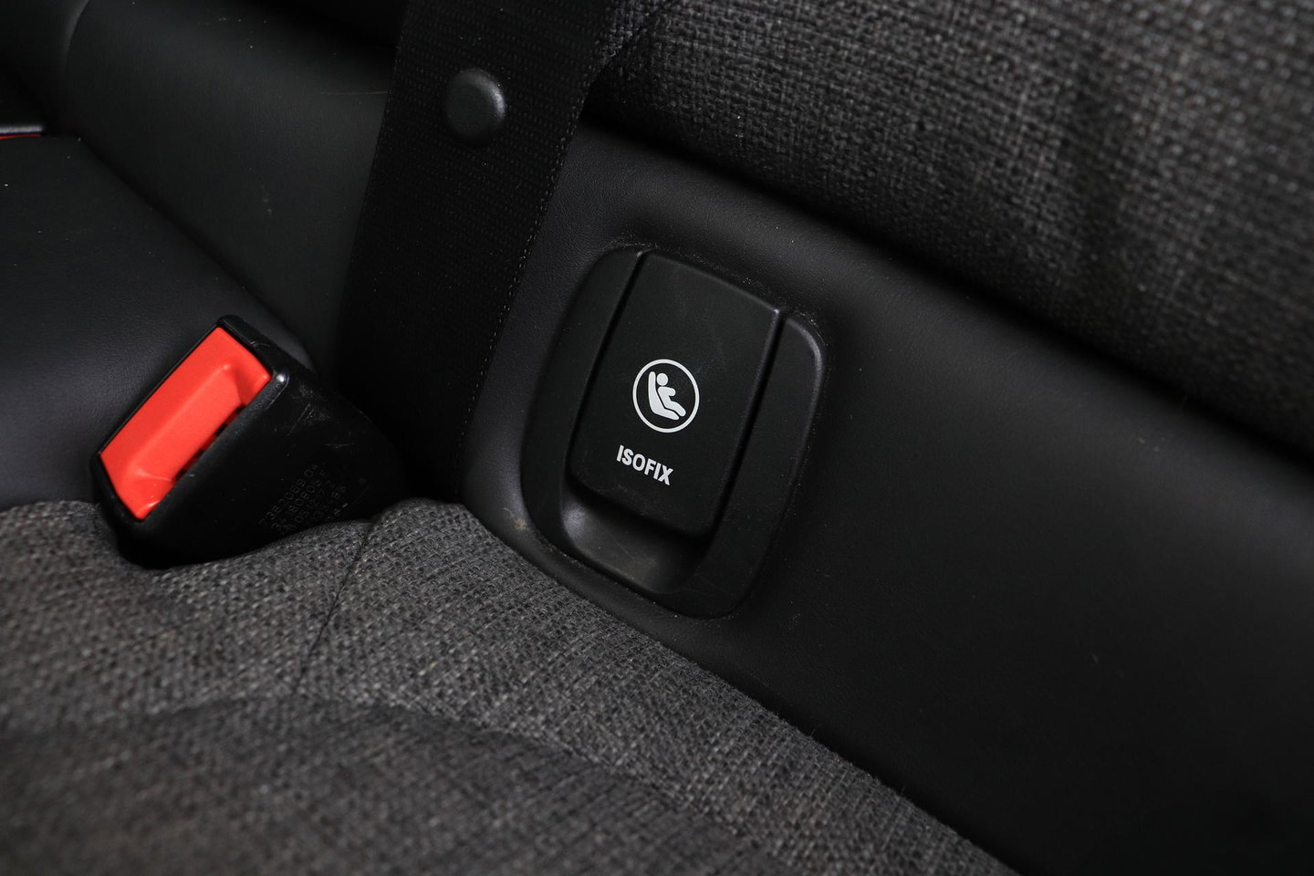 MINI Clubman 2.0 Cooper S Chili Serious Business | Panoramadak | Trekhaak | Keyless | Stoelverwarming | LED | 19 Inch