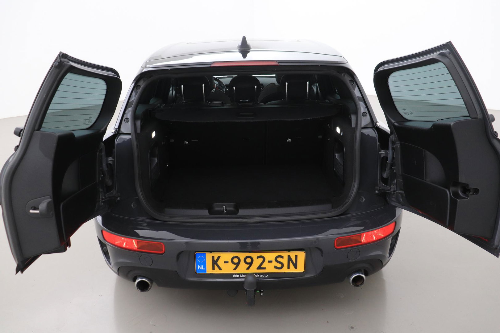 MINI Clubman 2.0 Cooper S Chili Serious Business | Panoramadak | Trekhaak | Keyless | Stoelverwarming | LED | 19 Inch
