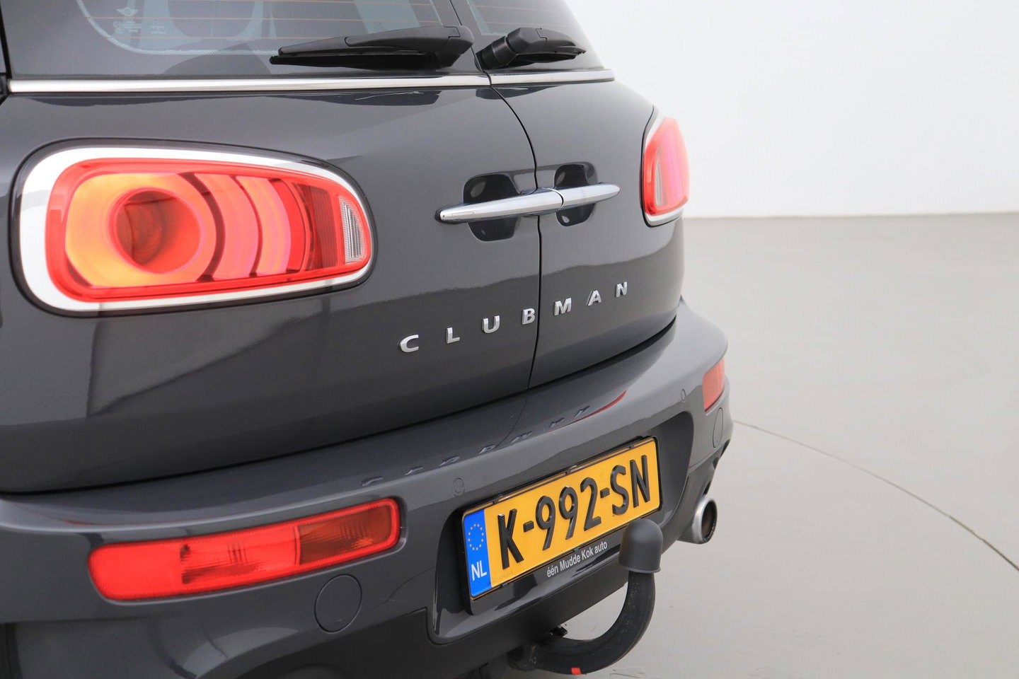 MINI Clubman 2.0 Cooper S Chili Serious Business | Panoramadak | Trekhaak | Keyless | Stoelverwarming | LED | 19 Inch