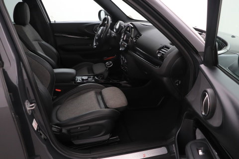 MINI Clubman 2.0 Cooper S Chili Serious Business | Panoramadak | Trekhaak | Keyless | Stoelverwarming | LED | 19 Inch