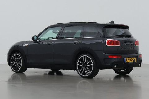 MINI Clubman 2.0 Cooper S Chili Serious Business | Panoramadak | Trekhaak | Keyless | Stoelverwarming | LED | 19 Inch