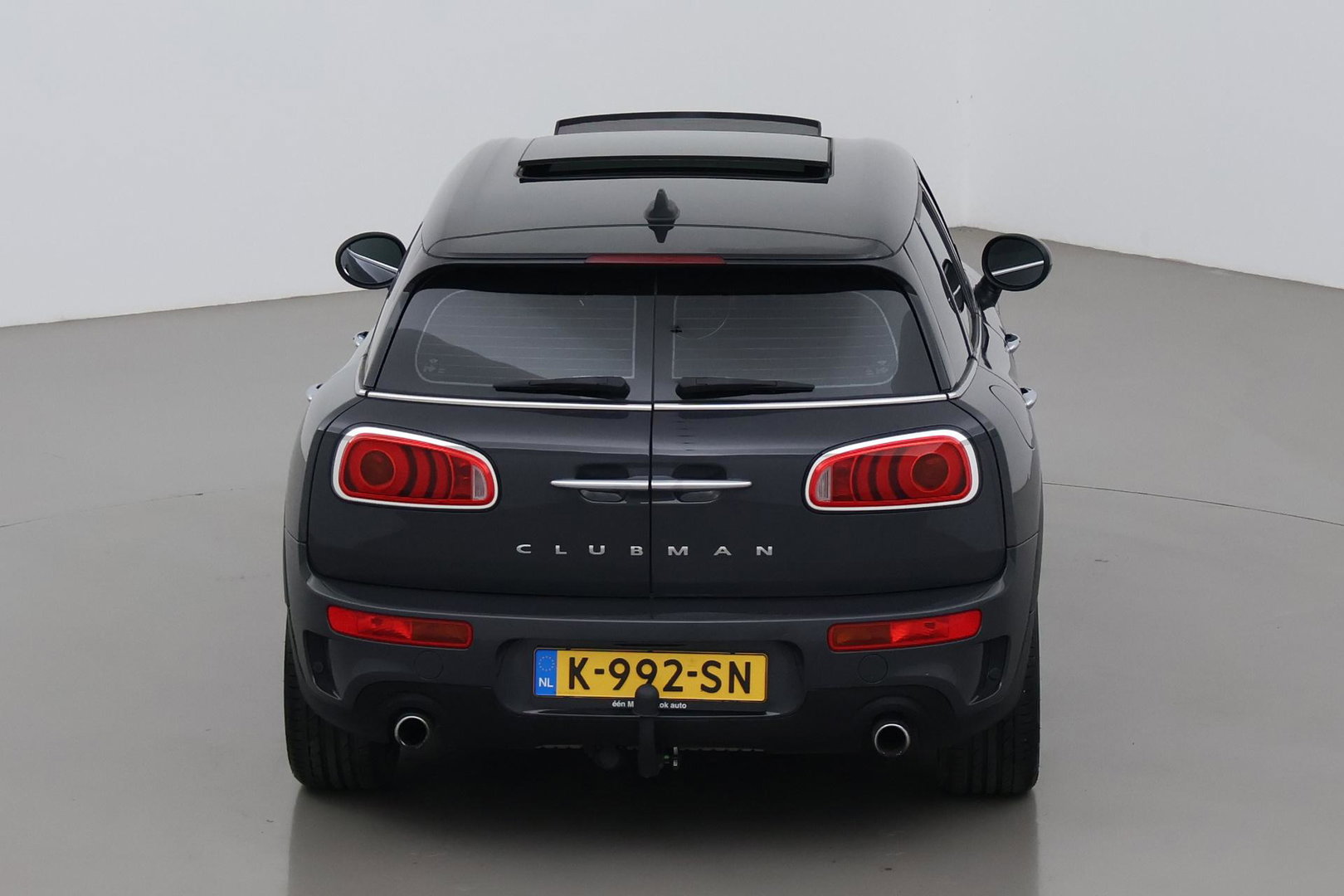MINI Clubman 2.0 Cooper S Chili Serious Business | Panoramadak | Trekhaak | Keyless | Stoelverwarming | LED | 19 Inch