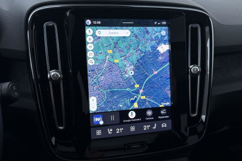 Volvo EX40 Twin Motor Plus Black Edition 82 kWh | ACC | Panoramadak | 360° Camera | Harman/Kardon | Stoel+Stuurverwarming | 20 Inch