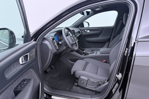 Volvo EX40 Twin Motor Plus Black Edition 82 kWh | ACC | Panoramadak | 360° Camera | Harman/Kardon | Stoel+Stuurverwarming | 20 Inch