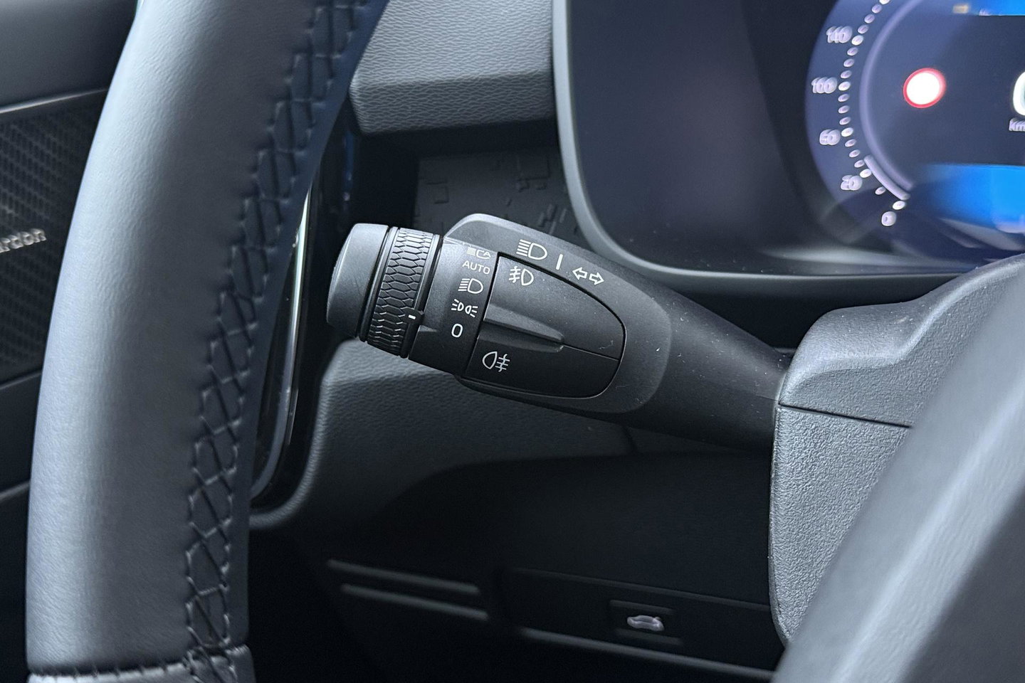Volvo EX40 Twin Motor Plus Black Edition 82 kWh | ACC | Panoramadak | 360° Camera | Harman/Kardon | Stoel+Stuurverwarming | 20 Inch