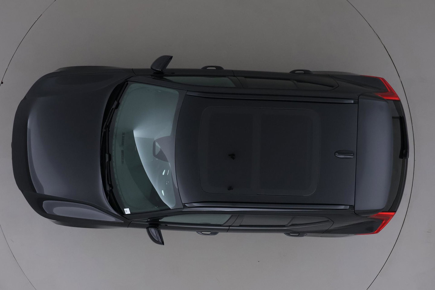 Volvo EX40 Twin Motor Plus Black Edition 82 kWh | ACC | Panoramadak | 360° Camera | Harman/Kardon | Stoel+Stuurverwarming | 20 Inch