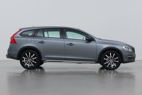 Volvo V60 Cross Country 2.0 D3 Momentum Business | Trekhaak | Navigatie | Cruise Control | Parkeersensoren | 18 Inch