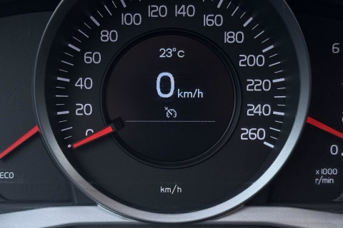 Volvo V60 Cross Country 2.0 D3 Momentum Business | Trekhaak | Navigatie | Cruise Control | Parkeersensoren | 18 Inch
