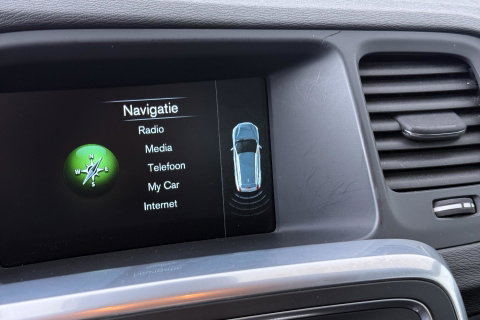 Volvo V60 Cross Country 2.0 D3 Momentum Business | Trekhaak | Navigatie | Cruise Control | Parkeersensoren | 18 Inch