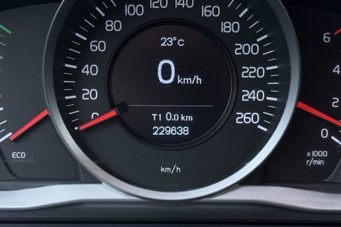 Volvo V60 Cross Country 2.0 D3 Momentum Business | Trekhaak | Navigatie | Cruise Control | Parkeersensoren | 18 Inch