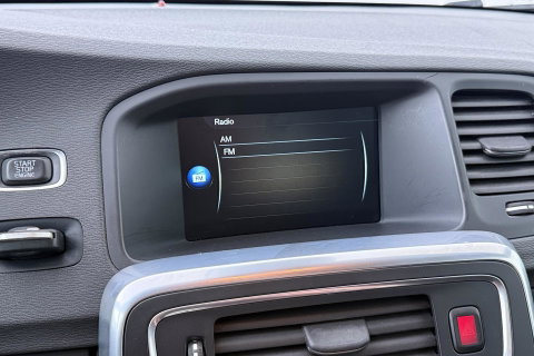 Volvo V60 Cross Country 2.0 D3 Momentum Business | Trekhaak | Navigatie | Cruise Control | Parkeersensoren | 18 Inch