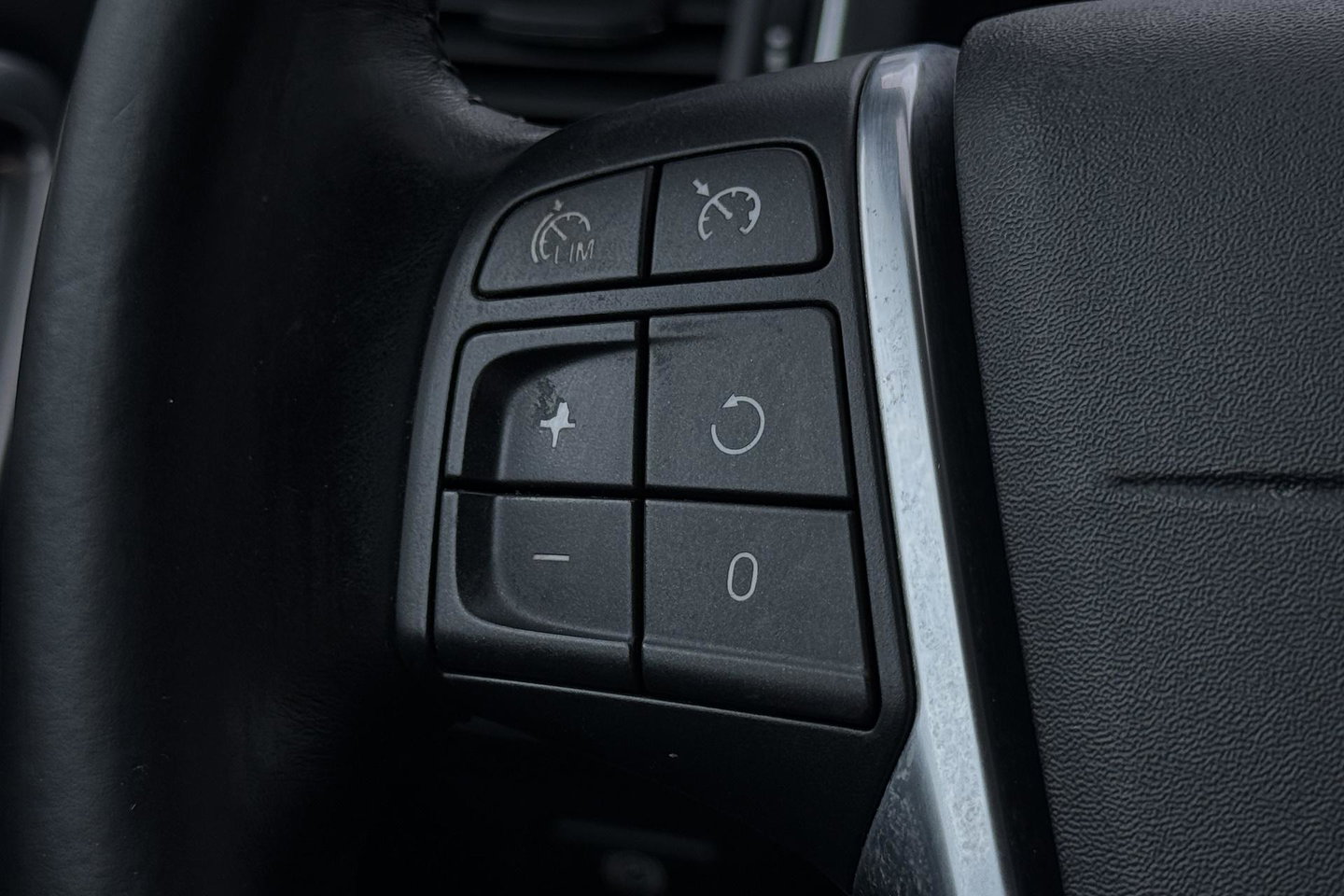 Volvo V60 Cross Country 2.0 D3 Momentum Business | Trekhaak | Navigatie | Cruise Control | Parkeersensoren | 18 Inch