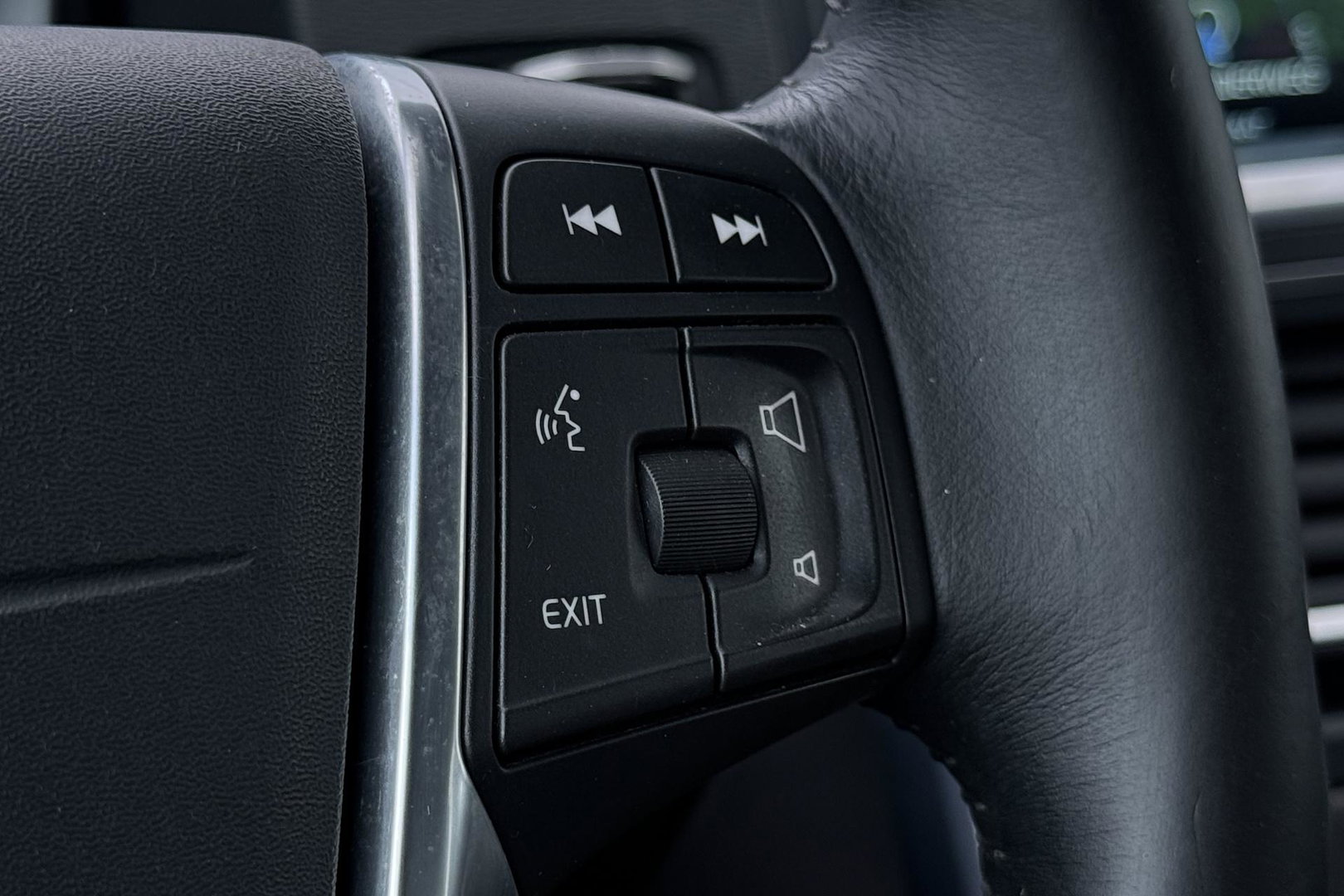Volvo V60 Cross Country 2.0 D3 Momentum Business | Trekhaak | Navigatie | Cruise Control | Parkeersensoren | 18 Inch
