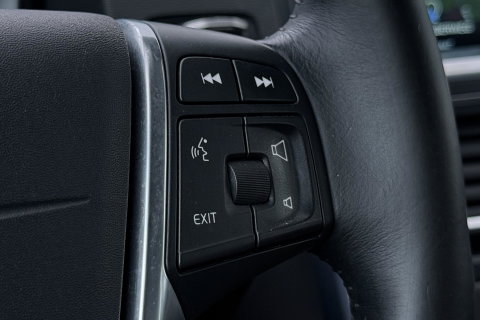 Volvo V60 Cross Country 2.0 D3 Momentum Business | Trekhaak | Navigatie | Cruise Control | Parkeersensoren | 18 Inch