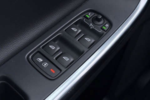 Volvo V60 Cross Country 2.0 D3 Momentum Business | Trekhaak | Navigatie | Cruise Control | Parkeersensoren | 18 Inch