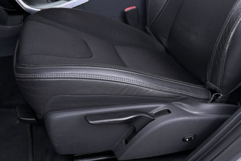 Volvo V60 Cross Country 2.0 D3 Momentum Business | Trekhaak | Navigatie | Cruise Control | Parkeersensoren | 18 Inch