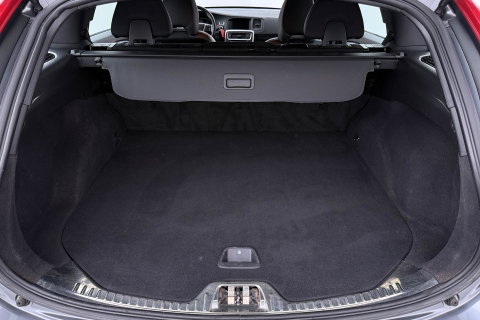 Volvo V60 Cross Country 2.0 D3 Momentum Business | Trekhaak | Navigatie | Cruise Control | Parkeersensoren | 18 Inch