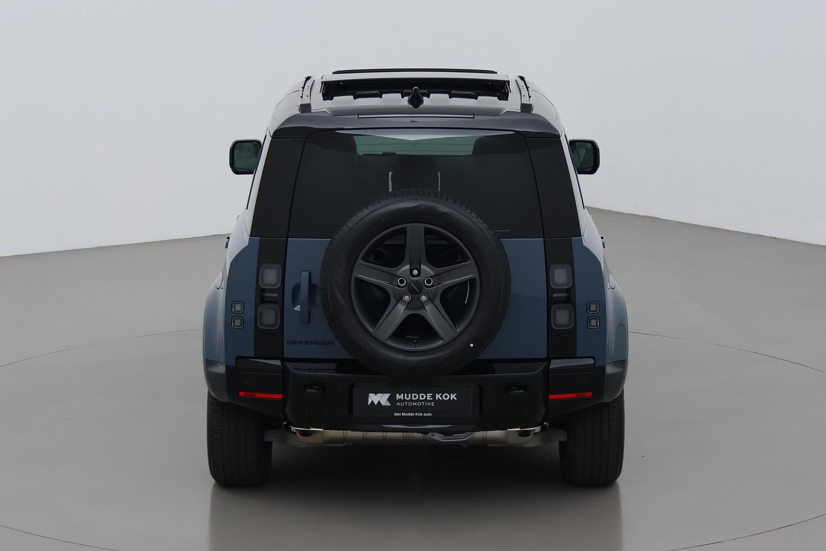 Land Rover Defender 2.0 P300e 110 X-Dynamic SE | FACELIFT | ACC | Panoramadak | ClearSight | Stoel+Stuurverwarming | Trekhaak