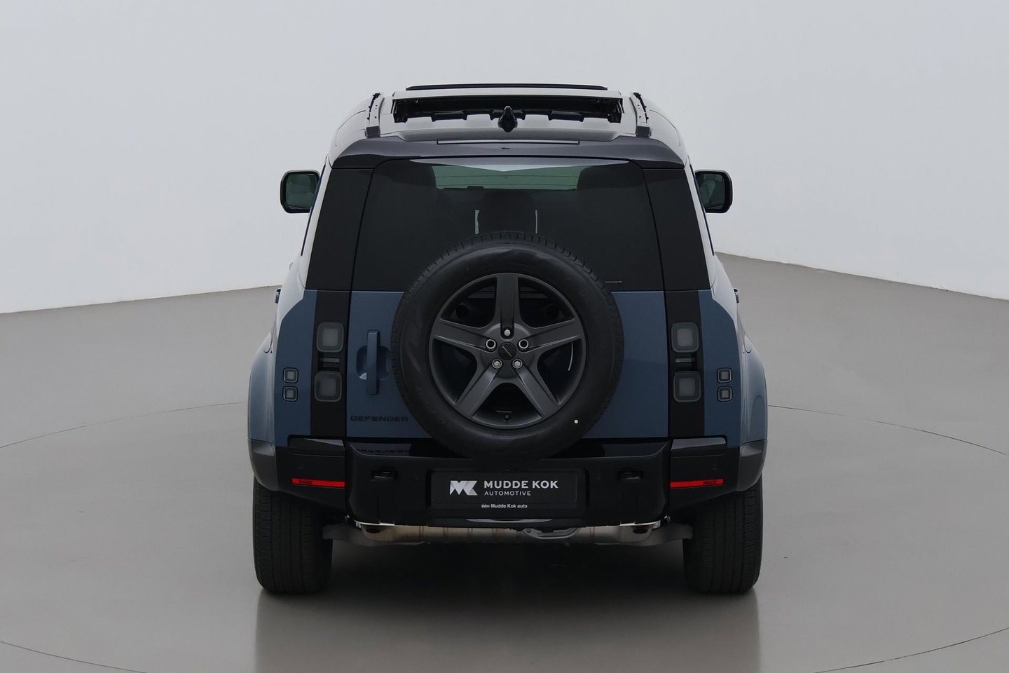 Land Rover Defender 2.0 P300e 110 X-Dynamic SE | FACELIFT | ACC | Panoramadak | ClearSight | Stoel+Stuurverwarming | Trekhaak