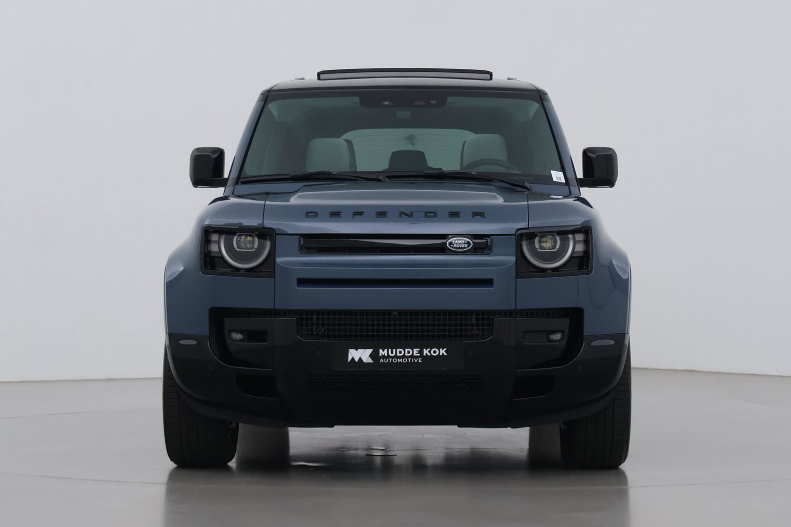 Land Rover Defender 2.0 P300e 110 X-Dynamic SE | FACELIFT | ACC | Panoramadak | ClearSight | Stoel+Stuurverwarming | Trekhaak
