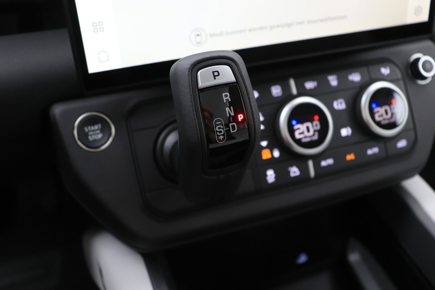 Land Rover Defender 2.0 P300e 110 X-Dynamic SE | FACELIFT | ACC | Panoramadak | ClearSight | Stoel+Stuurverwarming | Trekhaak