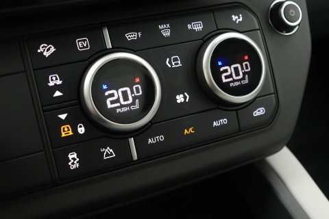 Land Rover Defender 2.0 P300e 110 X-Dynamic SE | FACELIFT | ACC | Panoramadak | ClearSight | Stoel+Stuurverwarming | Trekhaak