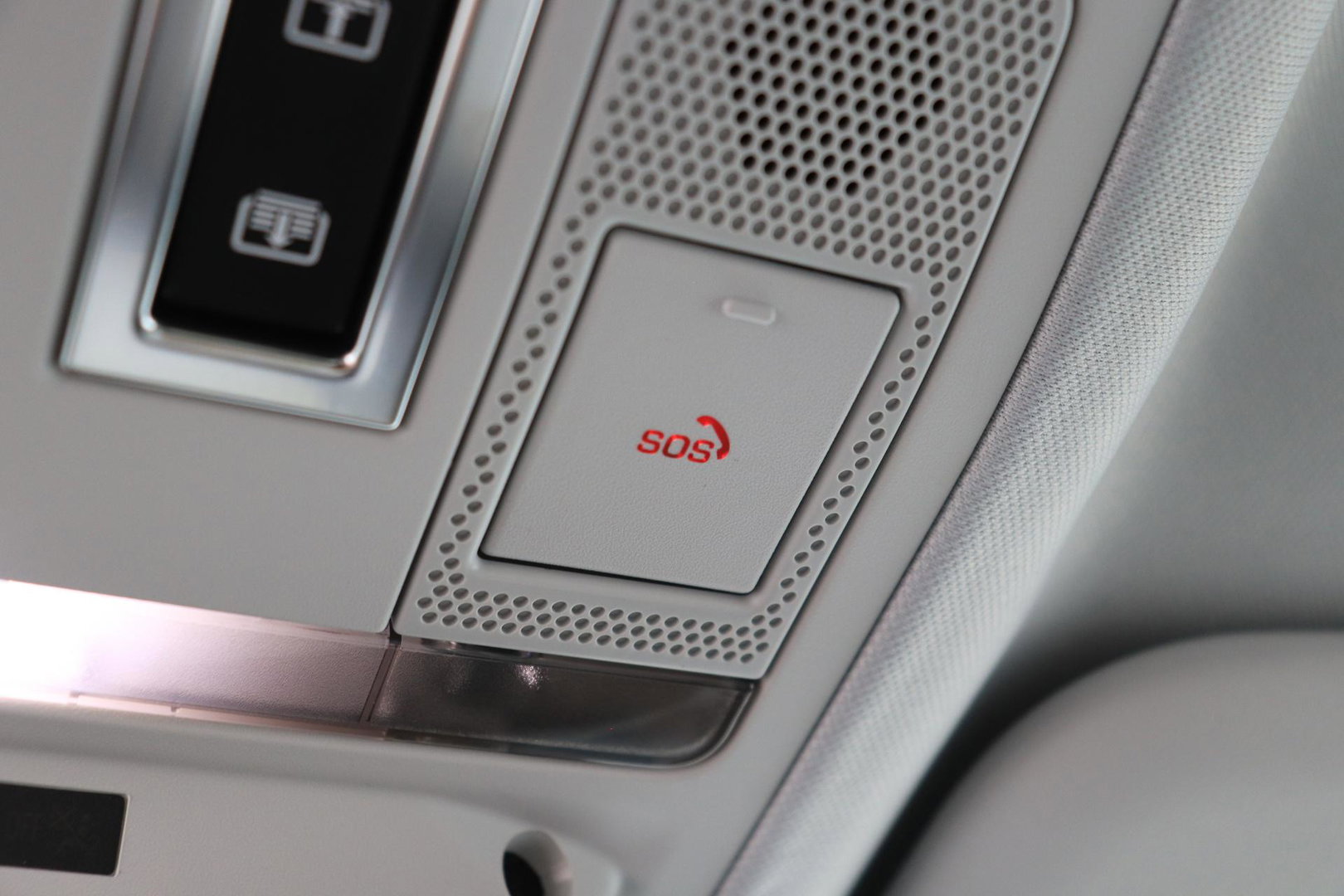 Land Rover Defender 2.0 P300e 110 X-Dynamic SE | FACELIFT | ACC | Panoramadak | ClearSight | Stoel+Stuurverwarming | Trekhaak