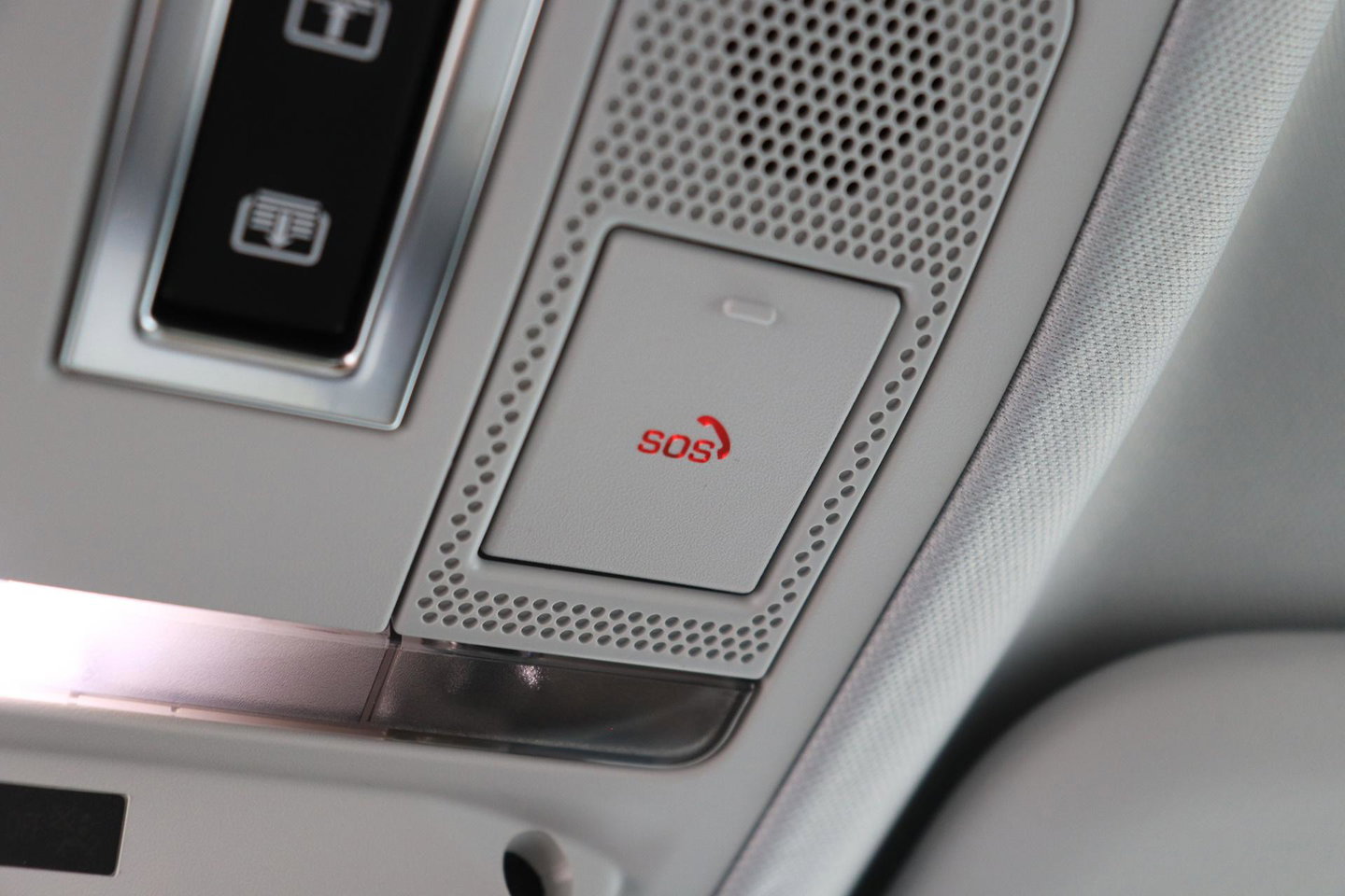 Land Rover Defender 2.0 P300e 110 X-Dynamic SE | FACELIFT | ACC | Panoramadak | ClearSight | Stoel+Stuurverwarming | Trekhaak