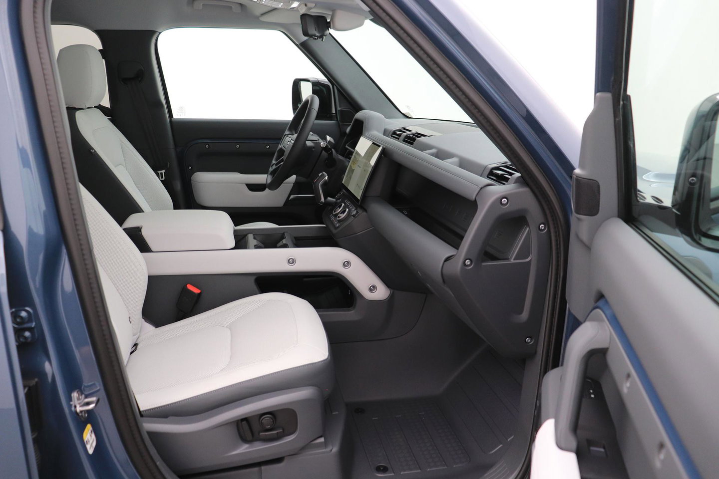 Land Rover Defender 2.0 P300e 110 X-Dynamic SE | FACELIFT | ACC | Panoramadak | ClearSight | Stoel+Stuurverwarming | Trekhaak