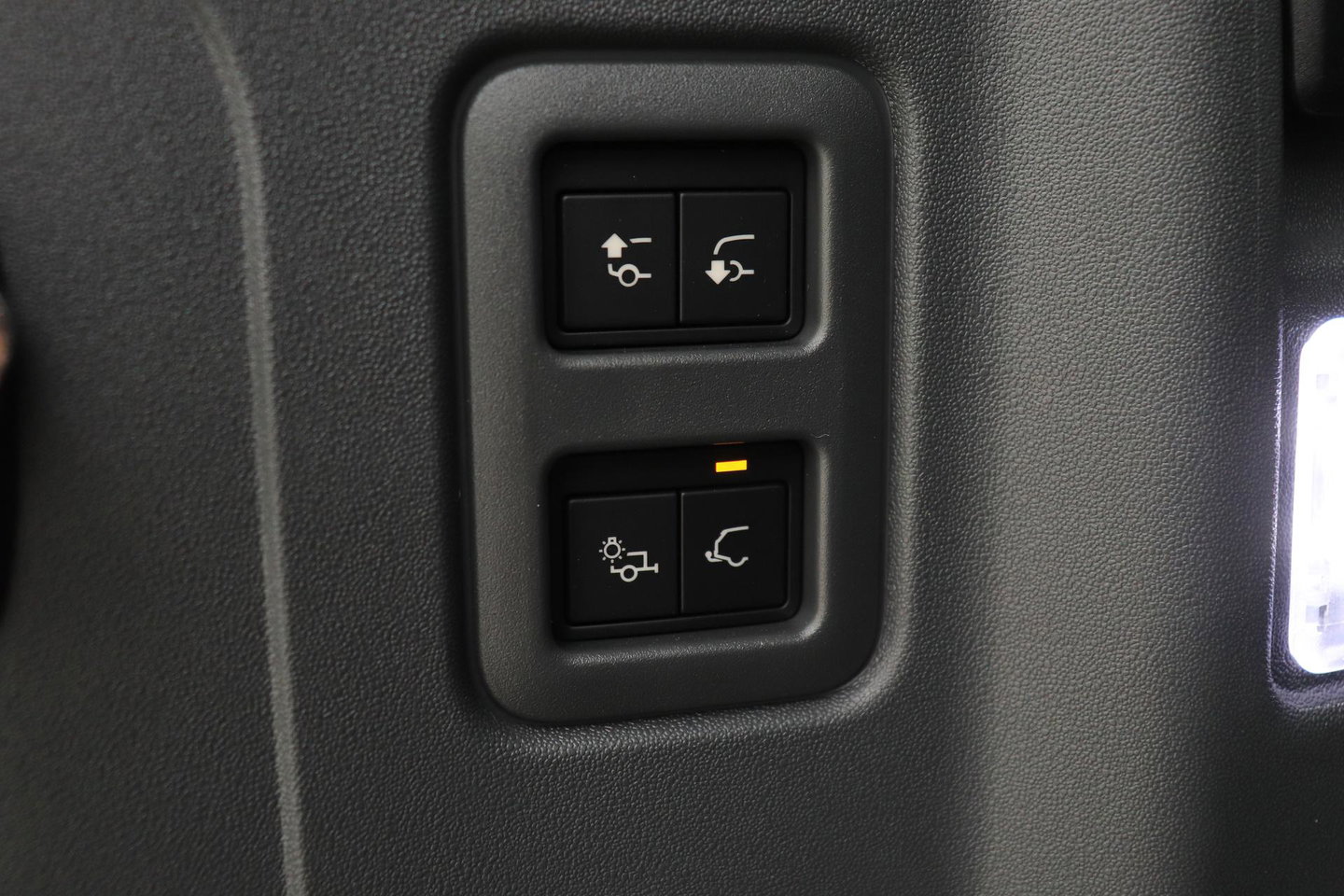 Land Rover Defender 2.0 P300e 110 X-Dynamic SE | FACELIFT | ACC | Panoramadak | ClearSight | Stoel+Stuurverwarming | Trekhaak