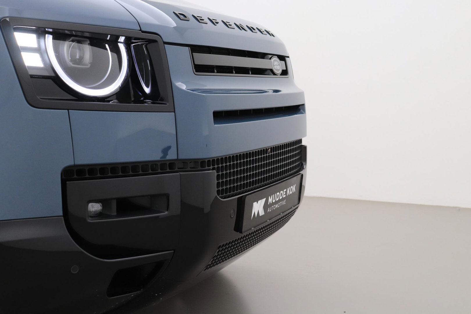 Land Rover Defender 2.0 P300e 110 X-Dynamic SE | FACELIFT | ACC | Panoramadak | ClearSight | Stoel+Stuurverwarming | Trekhaak