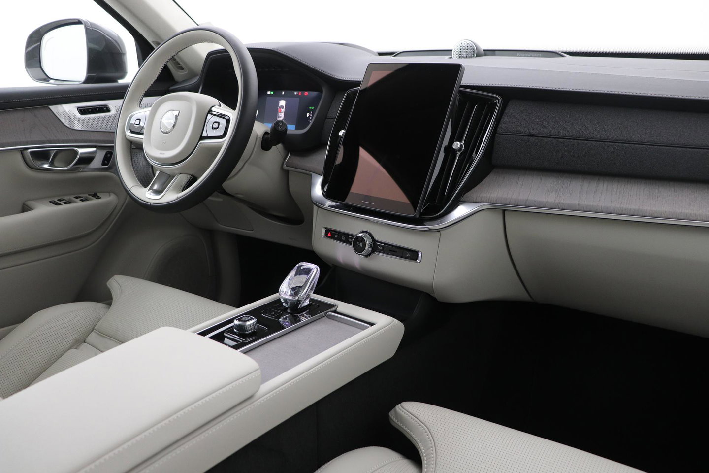 Volvo XC90 T8 Plug-in hybrid Ultra Dark | Luchtvering | Bowers&Wilkins | Trekhaak | Massage+Ventilatie | Head-Up