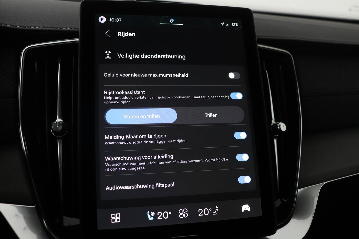 Volvo XC90 T8 Plug-in hybrid Ultra Dark | Luchtvering | Bowers&Wilkins | Trekhaak | Massage+Ventilatie | Head-Up