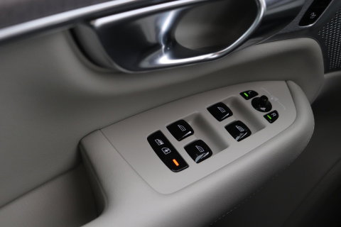 Volvo XC90 T8 Plug-in hybrid Ultra Dark | Luchtvering | Bowers&Wilkins | Trekhaak | Massage+Ventilatie | Head-Up