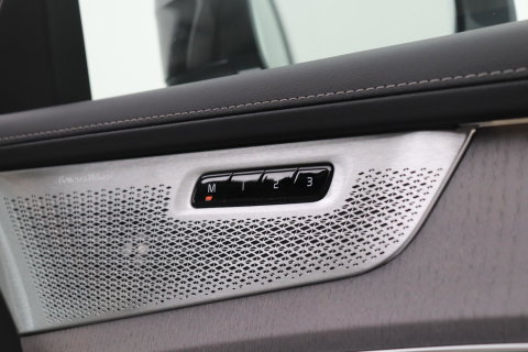 Volvo XC90 T8 Plug-in hybrid Ultra Dark | Luchtvering | Bowers&Wilkins | Trekhaak | Massage+Ventilatie | Head-Up