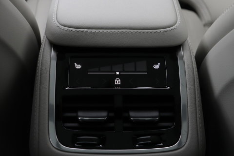 Volvo XC90 T8 Plug-in hybrid Ultra Dark | Luchtvering | Bowers&Wilkins | Trekhaak | Massage+Ventilatie | Head-Up