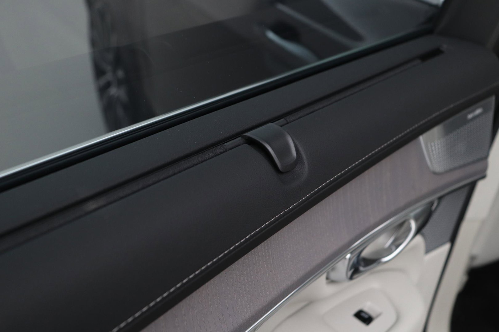 Volvo XC90 T8 Plug-in hybrid Ultra Dark | Luchtvering | Bowers&Wilkins | Trekhaak | Massage+Ventilatie | Head-Up