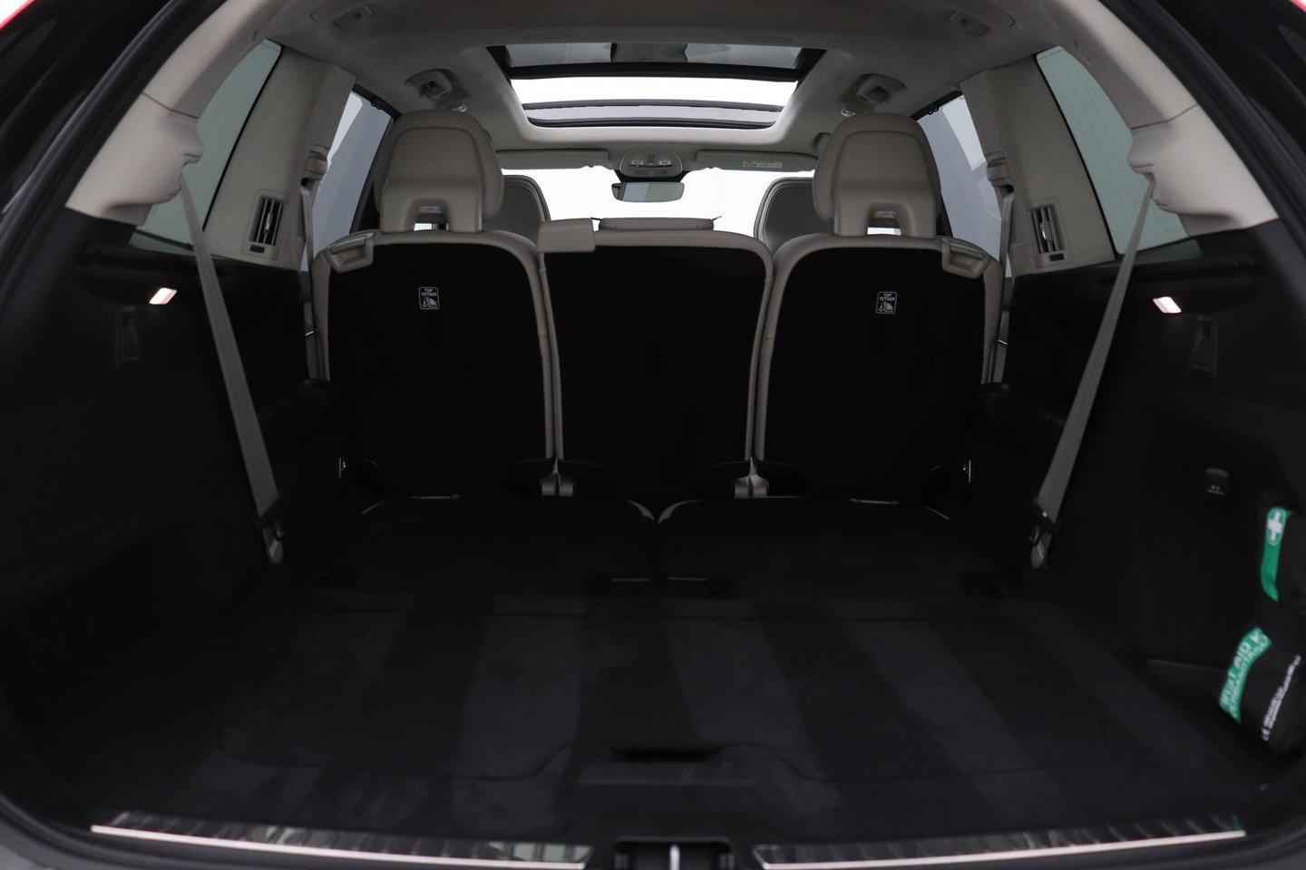 Volvo XC90 T8 Plug-in hybrid Ultra Dark | Luchtvering | Bowers&Wilkins | Trekhaak | Massage+Ventilatie | Head-Up