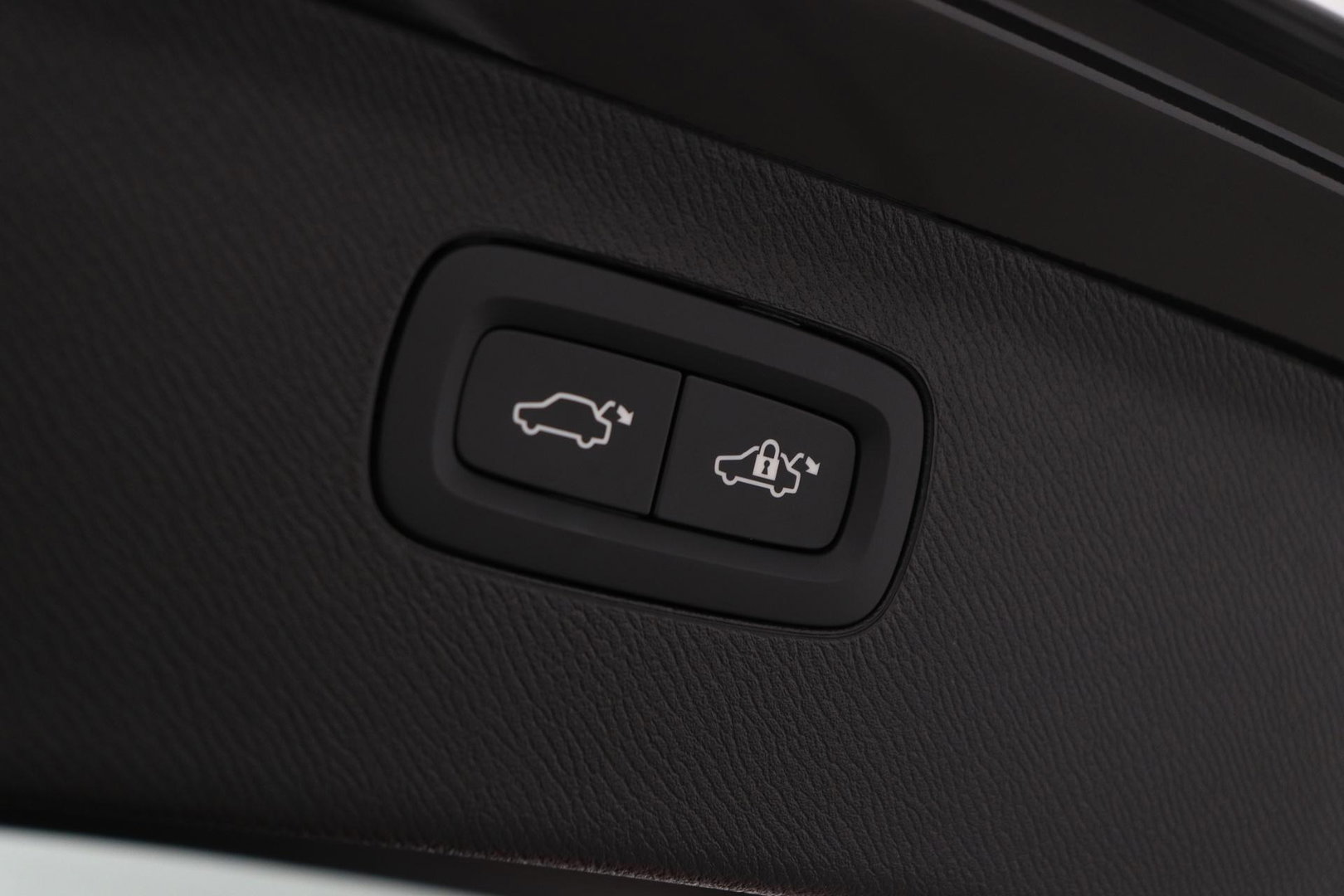 Volvo XC90 T8 Plug-in hybrid Ultra Dark | Luchtvering | Bowers&Wilkins | Trekhaak | Massage+Ventilatie | Head-Up