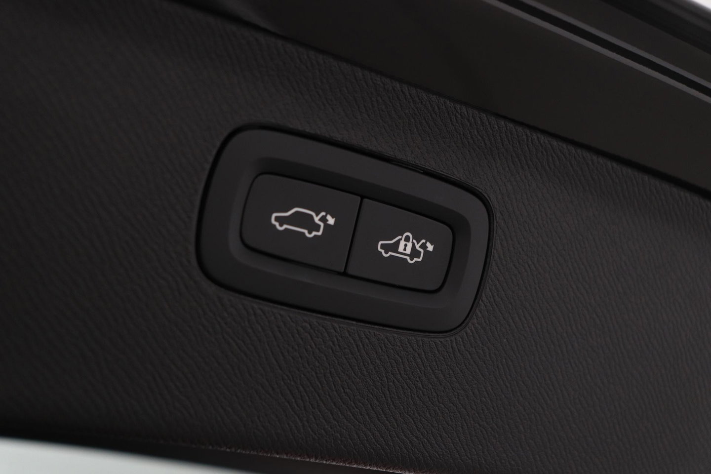 Volvo XC90 T8 Plug-in hybrid Ultra Dark | Luchtvering | Bowers&Wilkins | Trekhaak | Massage+Ventilatie | Head-Up