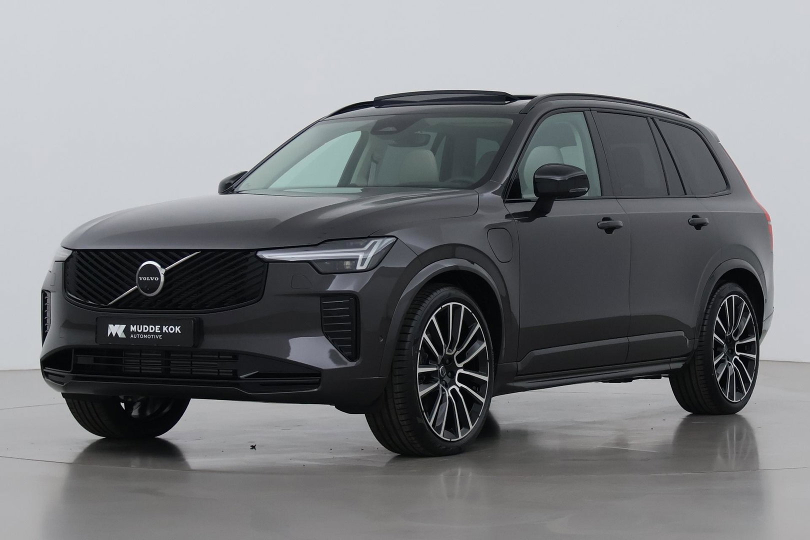 Volvo XC90 T8 Plug-in hybrid Ultra Dark | Luchtvering | Bowers&Wilkins | Trekhaak | Massage+Ventilatie | Head-Up
