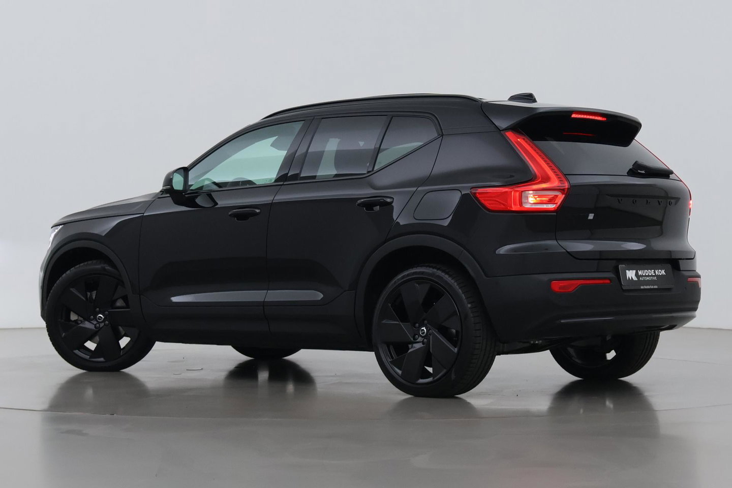 Volvo EX40 Single Motor Extended Range Plus Black Ed. 82 kWh | ACC | Panoramadak | 360° Camera | Harman/Kardon | BLIS | 20 Inch