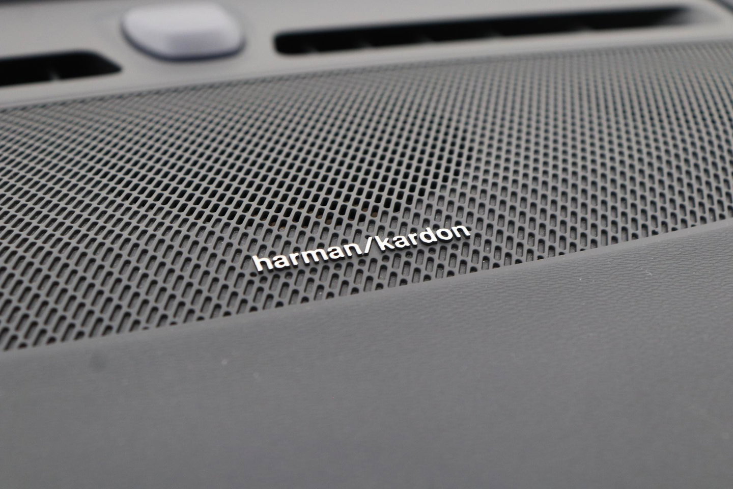Volvo XC40 2.0 B3 Plus Dark | Camera | Harman/Kardon | Stoel+Stuurverwarming | Memory | Keyless