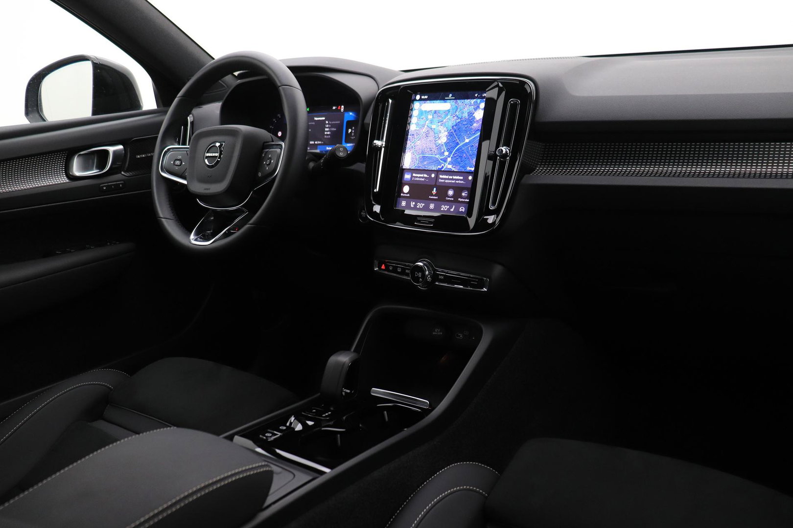 Volvo XC40 2.0 B3 Plus Dark | Camera | Harman/Kardon | Stoel+Stuurverwarming | Memory | Keyless