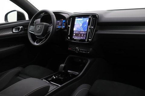 Volvo XC40 2.0 B3 Plus Dark | Camera | Harman/Kardon | Stoel+Stuurverwarming | Memory | Keyless